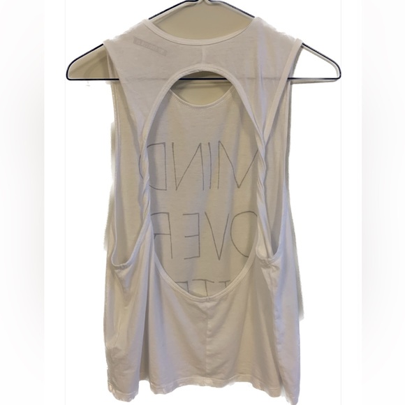 Forever 21 women’s workout tank top - Picture 2 of 3